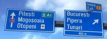 Panneau de signalisation routière en Roumanie
